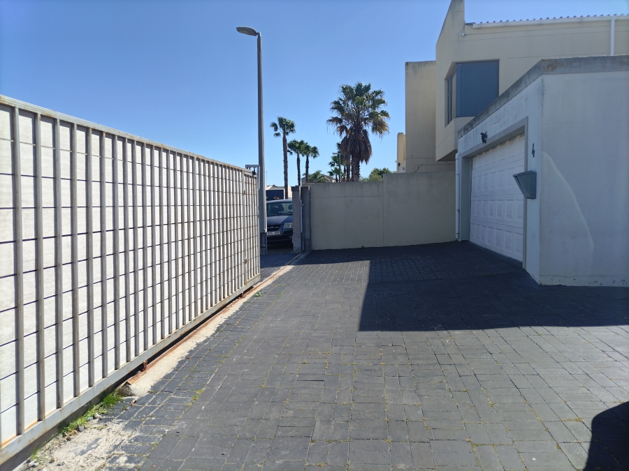 4 Bedroom Property for Sale in Parklands Western Cape